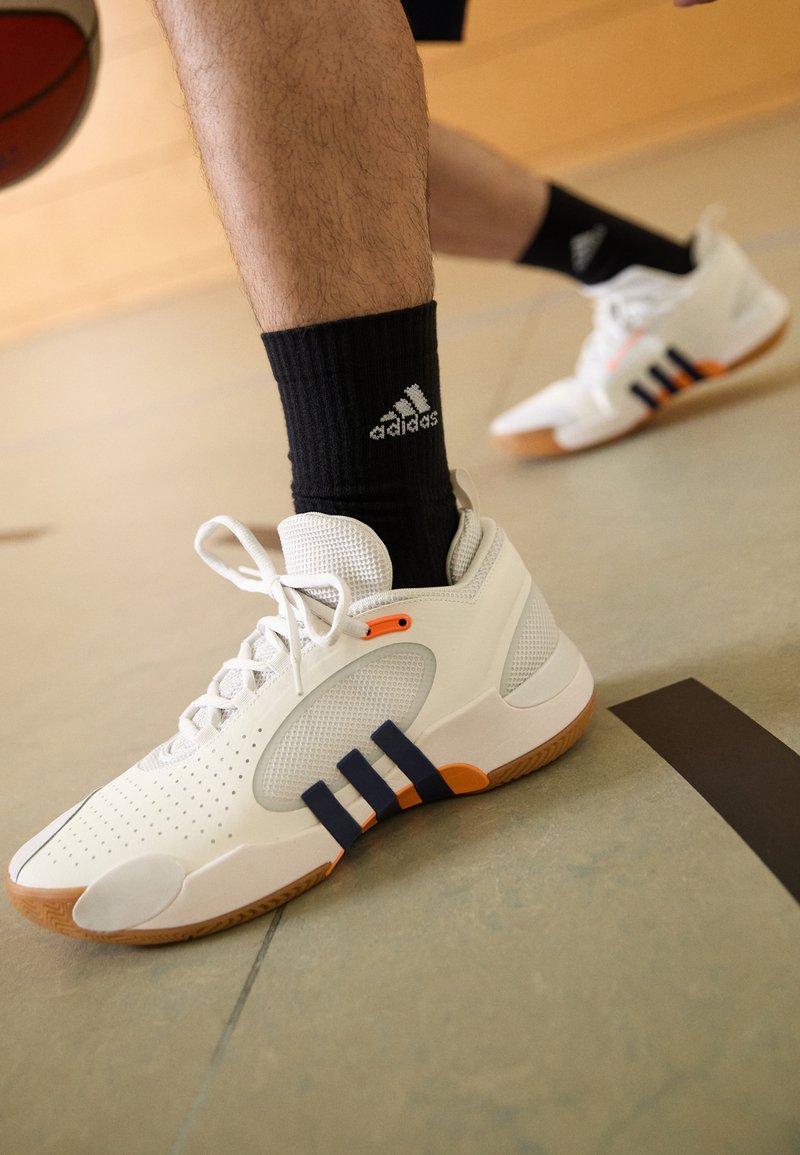 adidas Performance D.O.N. ISSUE 5 - Zapatillas de baloncesto - core white/victory blue/crystal white