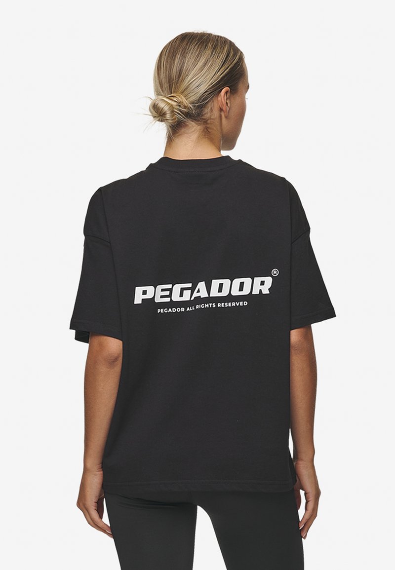 Pegador ARENDAL LOGO HEAVY OVERSIZED TEE - Potiskana majica - black/white
