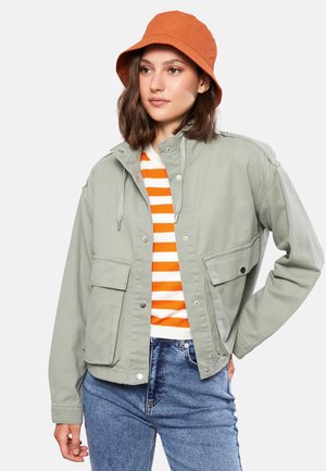 UPRIGHT - Summer jacket - green