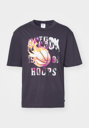 Reebok Classic BASKETBALL ON FIRE TEE - T-shirt imprimé - washed black