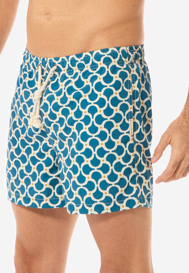 Gassa d’Amante NORA - Shorts da mare - blue yellow white graphic print