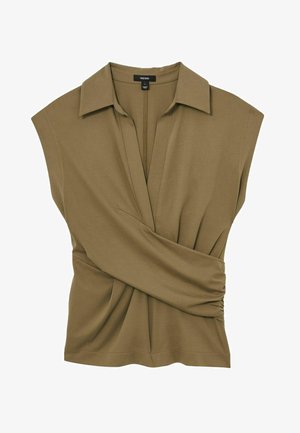 Top senza maniche color verde oliva con ampio colletto, scollatura a V, dettaglio incrociato e drappeggio arricciato su un lato, realizzato in morbido tessuto elasticizzato.