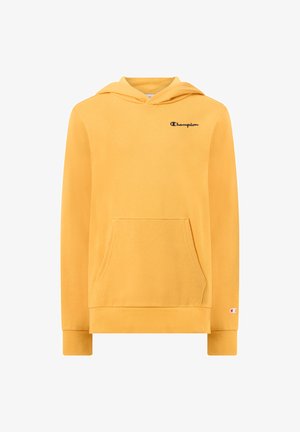 Żółta bluza Champion z frontową kangurzą kieszenią oraz małym logo na piersi i mankiecie rękawa, przedstawiona na białym tle.