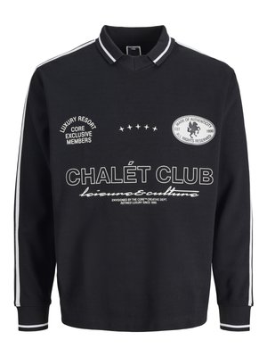 Tricou polo negru cu mâneci lungi, cu dungi albe pe mâneci și guler, având text alb și sigle, inclusiv "Chalét Club" și stele decorative.