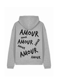 Felpa grigia con un design di testo nero sparso che presenta la parola "AMOUR" in diverse dimensioni sul retro. Tessuto misto cotone, tasca frontale.