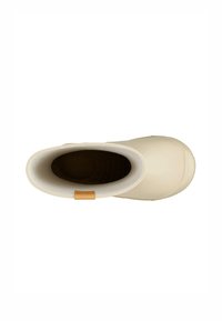 Botte imperméable beige clair avec un extérieur en caoutchouc lisse, un bout rond, un intérieur rembourré et un petit accent en bois sur le talon.