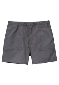 Harmaat shortsit, jotka on valmistettu kevyestä kankaasta, sisältävät joustavan vyötärönauhalla ja narulla, kaksi etutaskua sekä rentoa istuvuutta.