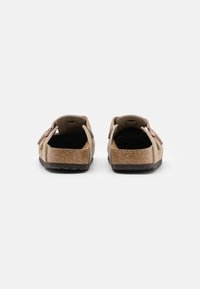 Birkenstock BOSTON SFB VL NARROW - Pantofole - taupe