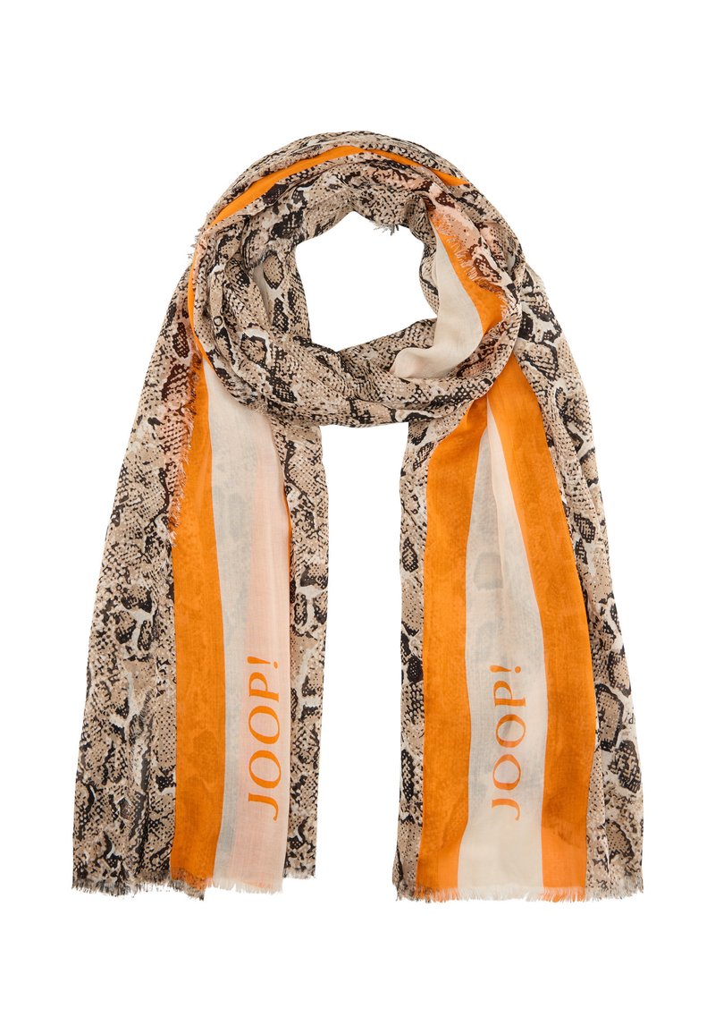 Écharpe imprimée présentant un motif de peau de serpent en beige et noir, avec des rayures solides orange et blanches. Bords effilochés et détail du logo "JOOP!".