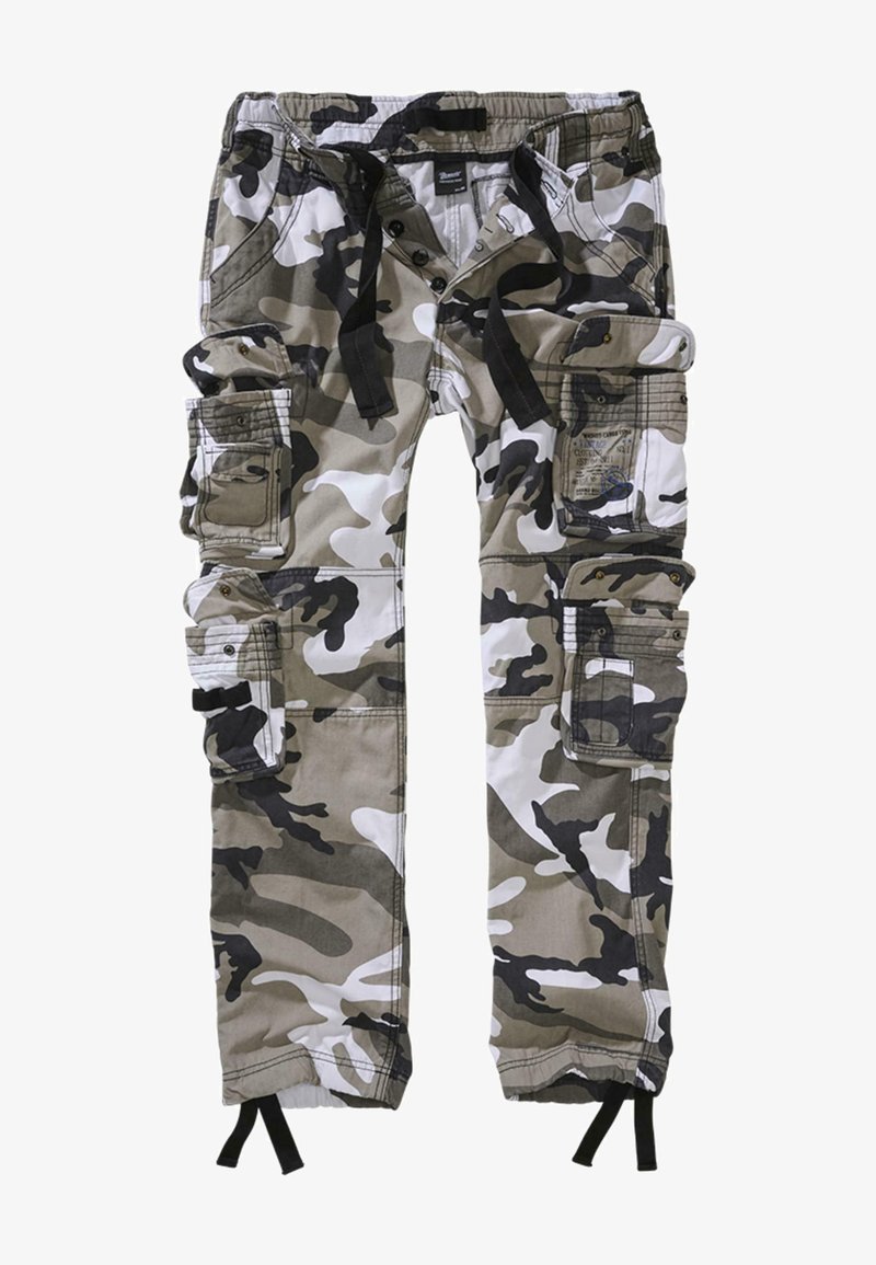 Kamuflasje cargo bukser i nyanser av grønn, grå og svart; har flere lommer, justerbar snøring i livet og smalere ankler.