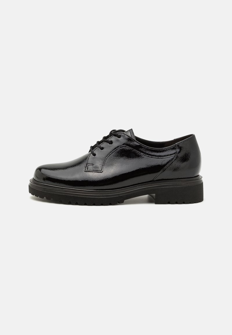 Sapatos de vestir pretos em couro com um acabamento brilhante, bico arredondado e sola de borracha plana. Apresentam um design tradicional de atacadores e costura mínima.