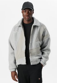 Umbro COACH JACKET - Flísová bunda - harbor mist/ultimate gray