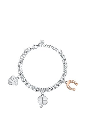 Bracciale in argento con ciondoli a forma di coccinella, quadrifoglio e ferro di cavallo in oro rosa, arricchiti da pietre di accento trasparenti.