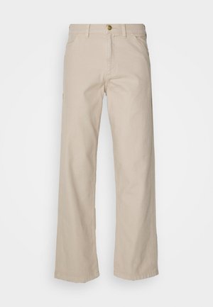 Pantaloni beige in cotone a gamba larga con cinque tasche, chiusura a bottone e passanti per la cintura; texture liscia con taglio dritto e orlo.
