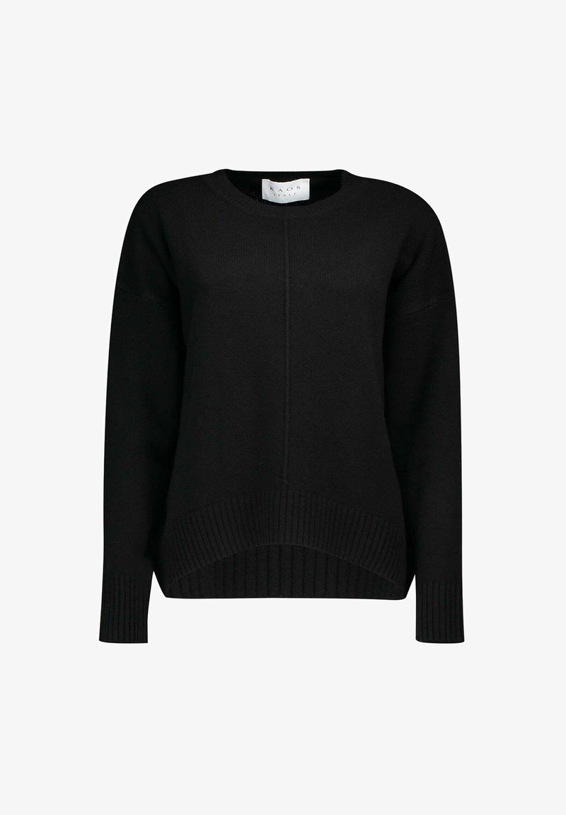 Zwarte trui van zachte gebreide stof met een ontspannen pasvorm, voorzien van geribbelde manchetten en zoom, en een subtiel naaddetail aan de voorkant.