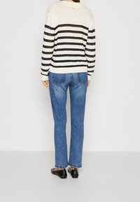 Mos Mosh Stickad tröja - off-white