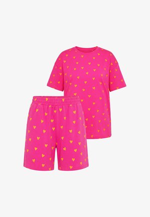 Knallpinkes Set aus kurzärmeligem Hemd und Shorts mit elastischem Bund, verziert mit kleinen gelben Herzmustern auf beiden Teilen.