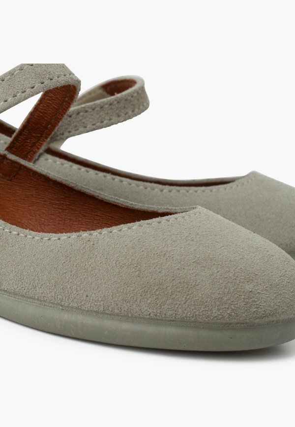 MERCEDITAS  – Lauflernschuh – verde seco