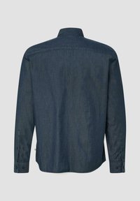 Granatowa koszula z długim rękawem, kołnierzem na guziki, karczkiem z tyłu oraz mankietami na guziki. Bawełniana tkanina o subtelnej fakturze.