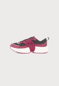 Non sélectionné, sweet beet/desert pink/off noir/chalk/baltic blue