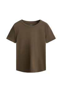 Smeđi kratkoslijepi T-shirt napravljen od mekanog materijala, s okruglim izrezom i opuštenim krojem s glatkom teksturom. Bez uzoraka ili dodataka.