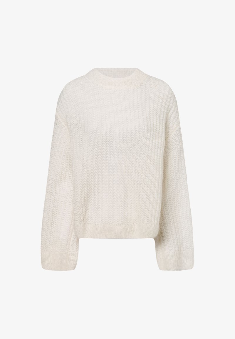 Chunky gebreide trui in off-white. Kenmerkt zich door een brede ronde hals, verlaagde schouders en ribgebreide manchetten en onderkant met een gestructureerde weving.