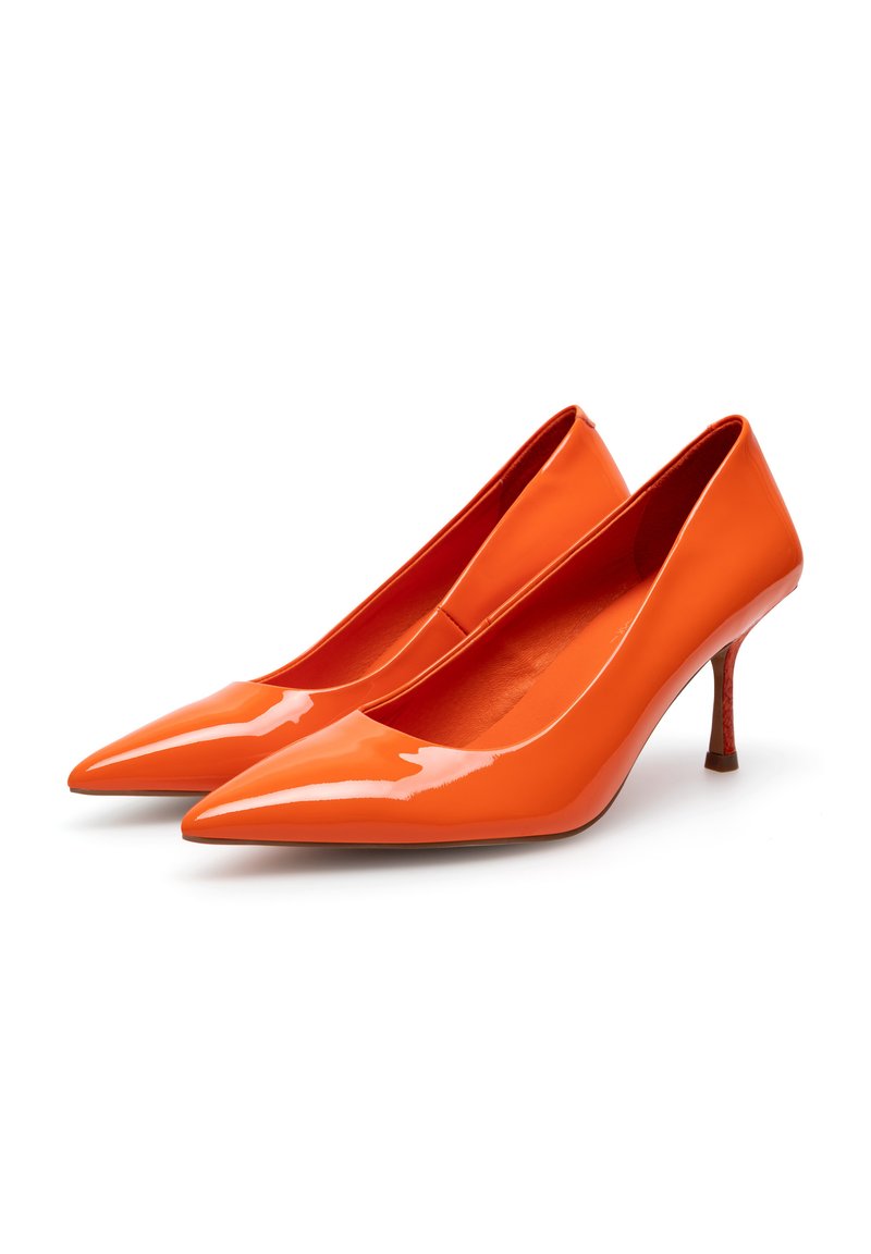 Escarpin en cuir   orange 1 22434 41 6A6 : Achetez en ligne les Escarpins de