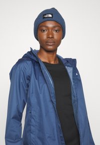 The North Face QUEST JACKET - Regenjacke / wasserabweisende Jacke - shady blue-tnf white