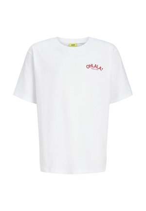 T-shirt blanc à manches courtes avec texte rouge "OHLALA! FRENCH CAFE" sur le haut gauche de la poitrine.