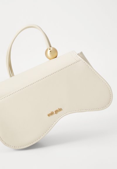 Cult Gaia KAZIA CROSSBODY - Kabelka - off white