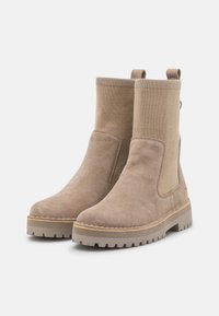 Clarks Originals Botines con plataforma - beige
