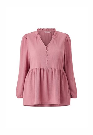 Blusa rosa de manga larga con un cuello acampanado, botonera frontal y cintura peplum. Presenta una tela texturizada con ligeros pliegues.
