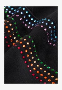 Valgt, black rainbow diamante