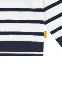 Marineblau-weiß gestreifter Strickpullover mit gerippten Bündchen und Saum. Enthält ein kleines gelbes Etikett mit einem Logo am Saum.
