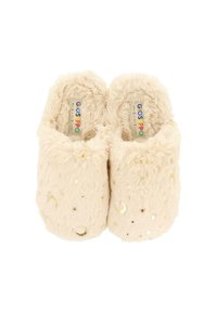 Chaussons en fausse fourrure avec un extérieur beige, ornés de sequins en forme d'étoiles et de lunes dorées, texture douce et design à enfiler.