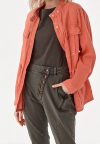 TATUUM Giacca leggera - coral
