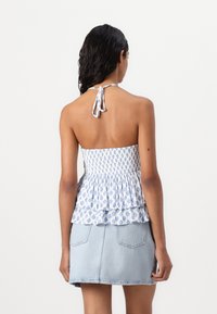 Hollister Co. STRAPLESS CONVERTIBLE DOUBLE TIER BABYDOLL - Toppi - white