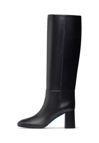 Stivali neri in pelle al ginocchio con punta appuntita, tacco a blocco e accento blu a contrasto sulla suola, caratterizzati da un'accurata rifinitura delle cuciture.