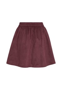 Jupe en suède bourgogne avec taille élastique, forme évasée, longueur mi-mollet, présentant une texture lisse et des détails de couture minimaux.