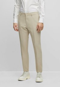 BOSS HUGE - Puku - light beige one