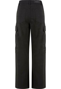 Pantaloni cargo neri con una vestibilità ampia, dotati di tasche laterali, un'accattivante cerniera su una tasca e un design della tasca posteriore cucita.