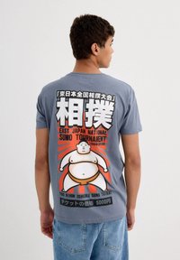 INSIDE SUMO - Camiseta estampada - azul