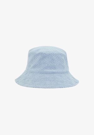 Cappello a secchiello blu chiaro realizzato in tessuto testurizzato con motivo a onde, dotato di un ampio bordo e una corona arrotondata.