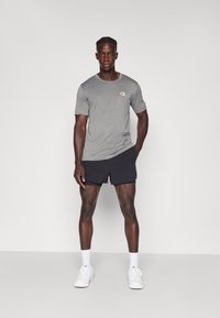 Champion CREWNECK TRAIN SMALL LOGO - Basic póló - anthrazite