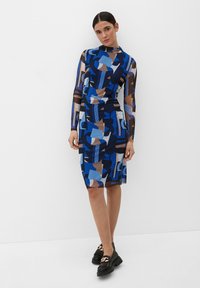 s.Oliver BLACK LABEL MIT ALLOVER-PRINT - Etuikleid - royalblau