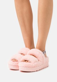 UGG Sandály na platformě - pink