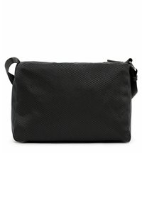 Czarna prostokątna torba wykonana z teksturowanego materiału, o płaskim kształcie, z boczną rączką i górnym zamknięciem na zamek.