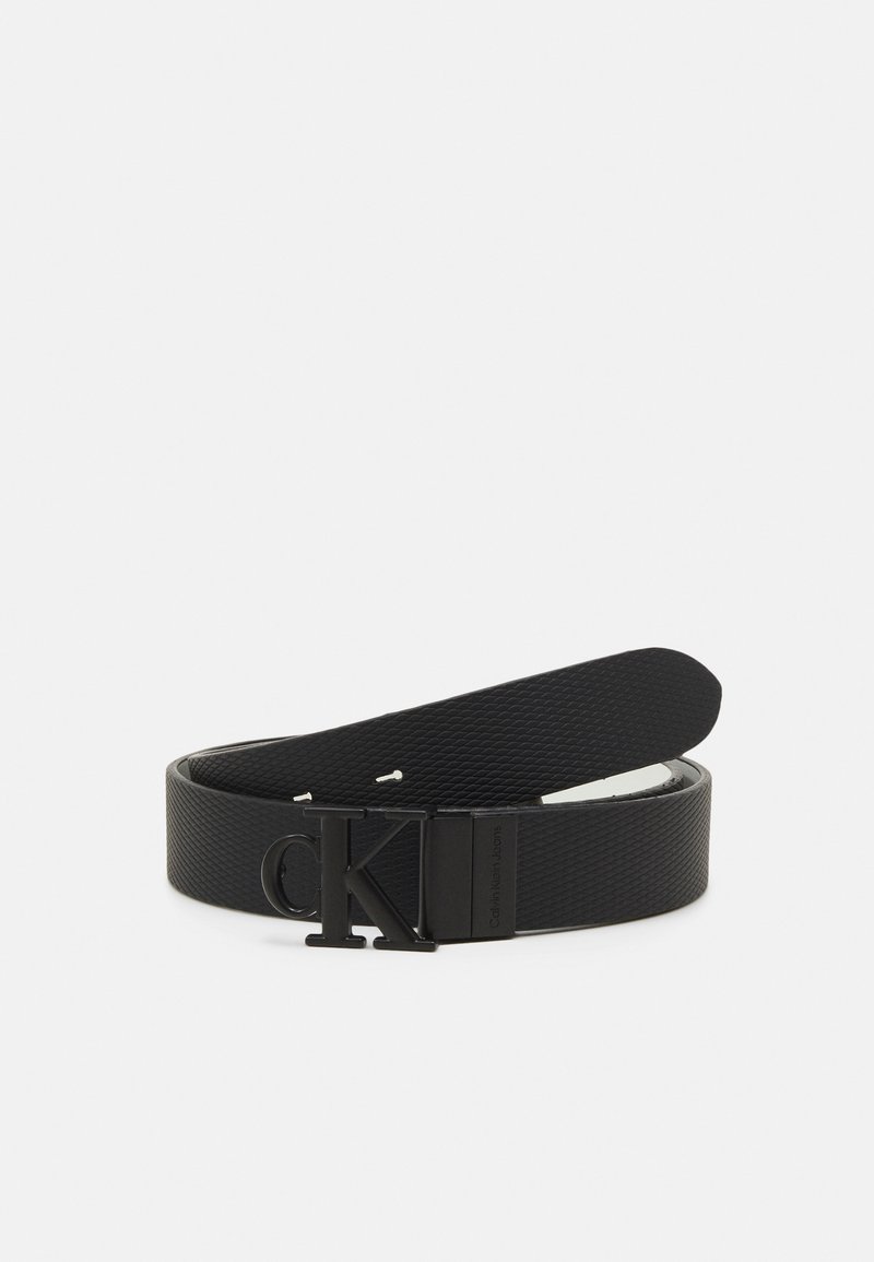 Calvin Klein Jeans CROPPED PUFFER - Téli Dzseki - Black/ Bright White C1821u06i Q11 Calvin Klein Jeans CROPPED PUFFER - Téli Dzseki - Black/ Bright White C1821u06i Q11