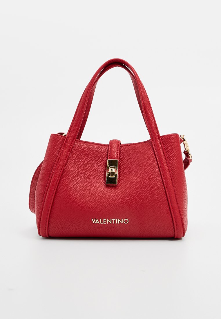 Sac à main Valentino en cuir texturé rouge avec deux anses et fermoir doré ainsi que logo sur le devant.