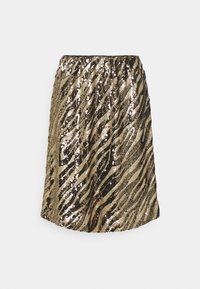 Falda hasta la rodilla con rayas de cebra brillantes en negro y dorado, y cintura elástica sobre un fondo blanco liso.
